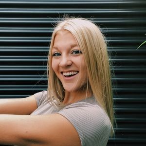 Meet your Posher, Chloe